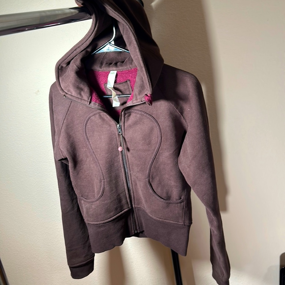 Lululemon New Scuba Hoodie Beautiful Chocolate Color Size 6